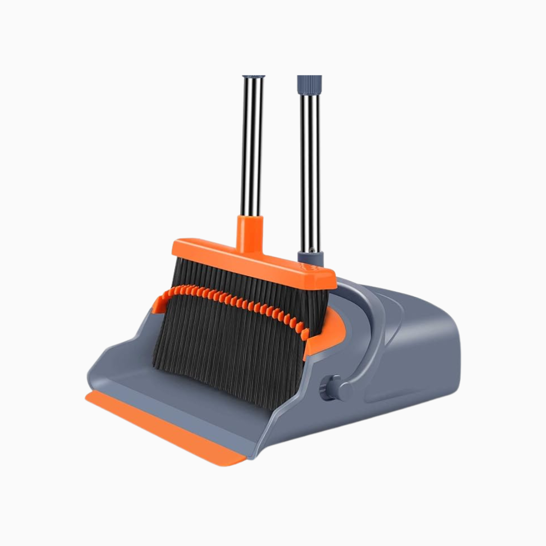 Self-Cleaning with Dustpan Teeth
